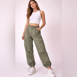EUC Abercrombie & Fitch Olive Cargo Joggers Pants